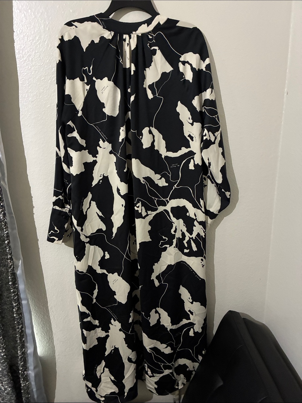 H&M Abstract Print Tie Belt Long Sleeve Shirt Dress - Picture 7 of 9